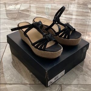 Naturalized Black Wedges